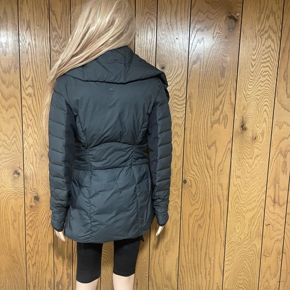 Lululemon" Enfold Wrap, Gray - Picture 3 of 16